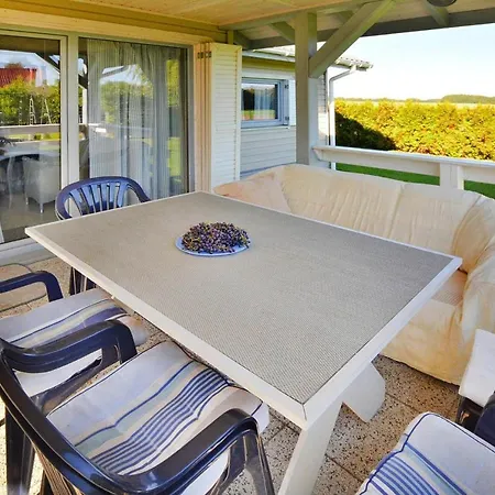 Comfortable With A Private Garden بيت للعطل