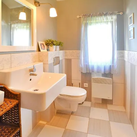 Comfortable With A Private Garden * Oswino